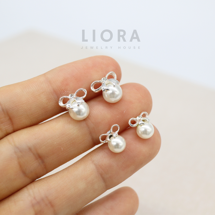 Pearl with Bow Stud Earrings