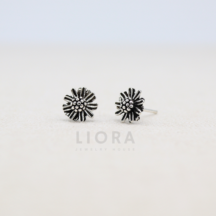 Daisy Stud Earrings