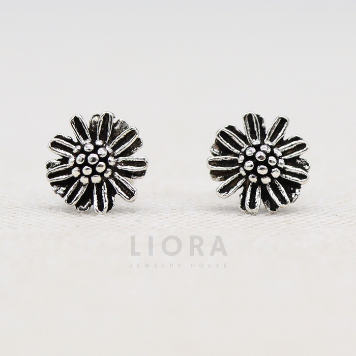 Daisy Stud Earrings